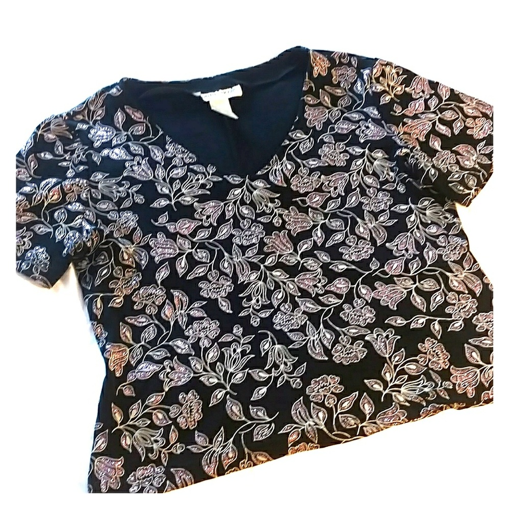 Black short sleeved top w/ pink sparkles XL